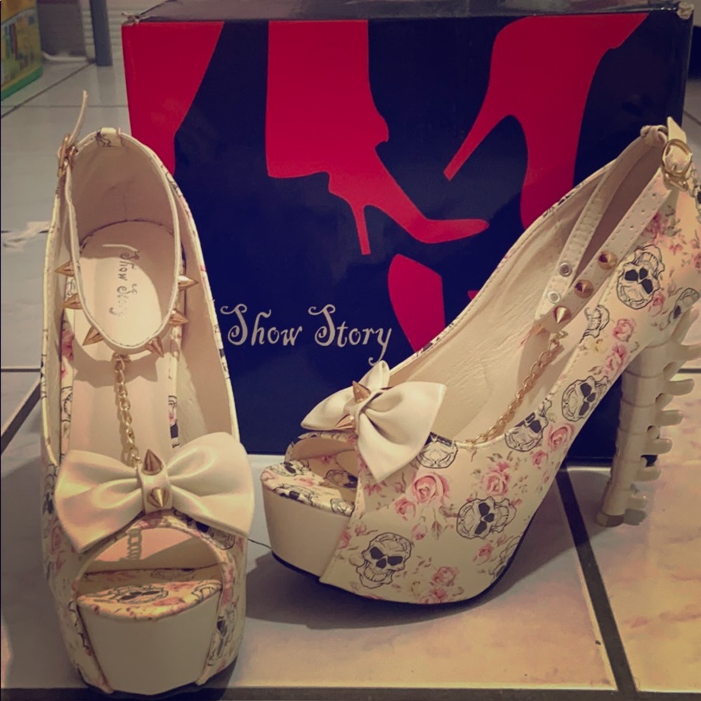 Show Story pumps